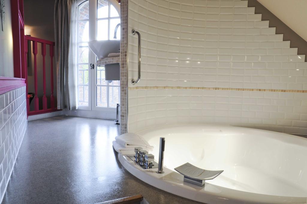 Chateau Le Clos Verneuil d'Avre et d'Iton Esterno foto